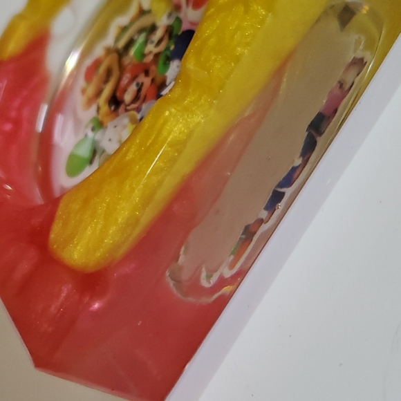 Resin ashtray - Picture 3 of 3